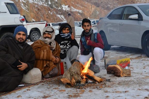 Không chỉ ở Thường Châu mới lạnh, Ả Rập Xê-út vốn nổi tiếng nắng nóng cũng có tuyết rơi rồi